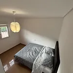 Casa Con Gran Superficie, Perfecto Para Familias. *