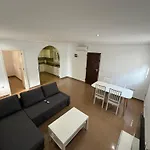 Casa Con Gran Superficie, Perfecto Para Familias. Hébergement de vacances