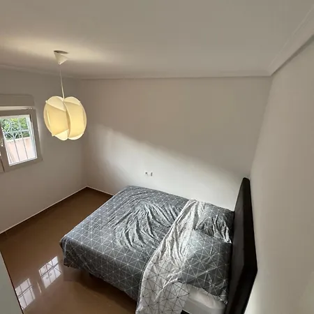 Casa Con Gran Superficie, Perfecto Para Familias. *